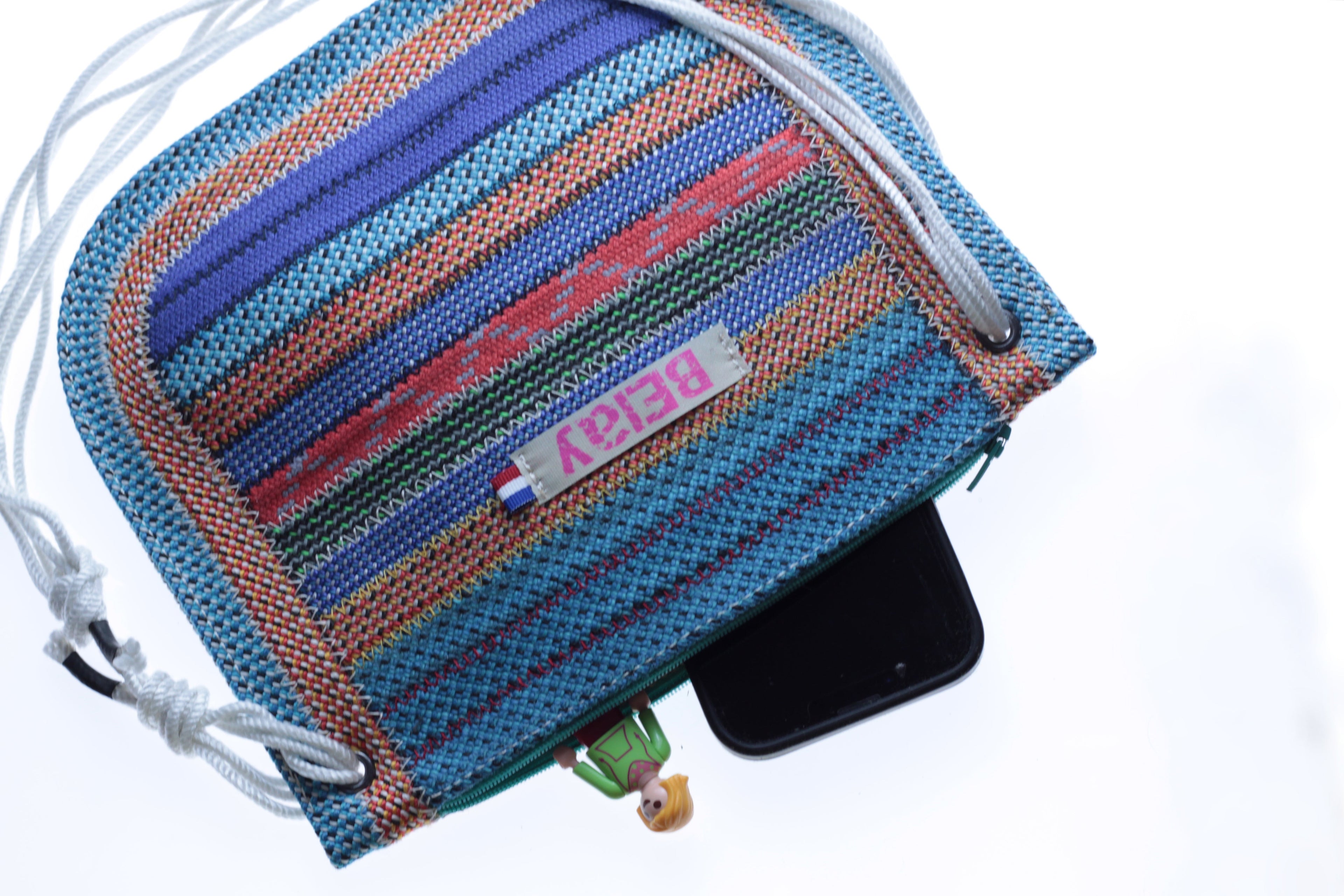 Les pochettes ajustables en corde d'escalade