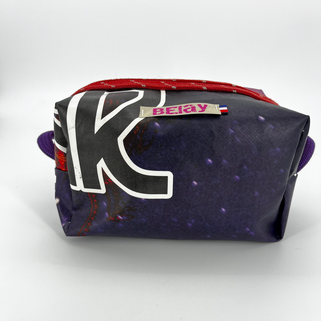 The Voyager - Trousse Imperméable Upcyclée - L'aventure sans fuite, zéro déchet