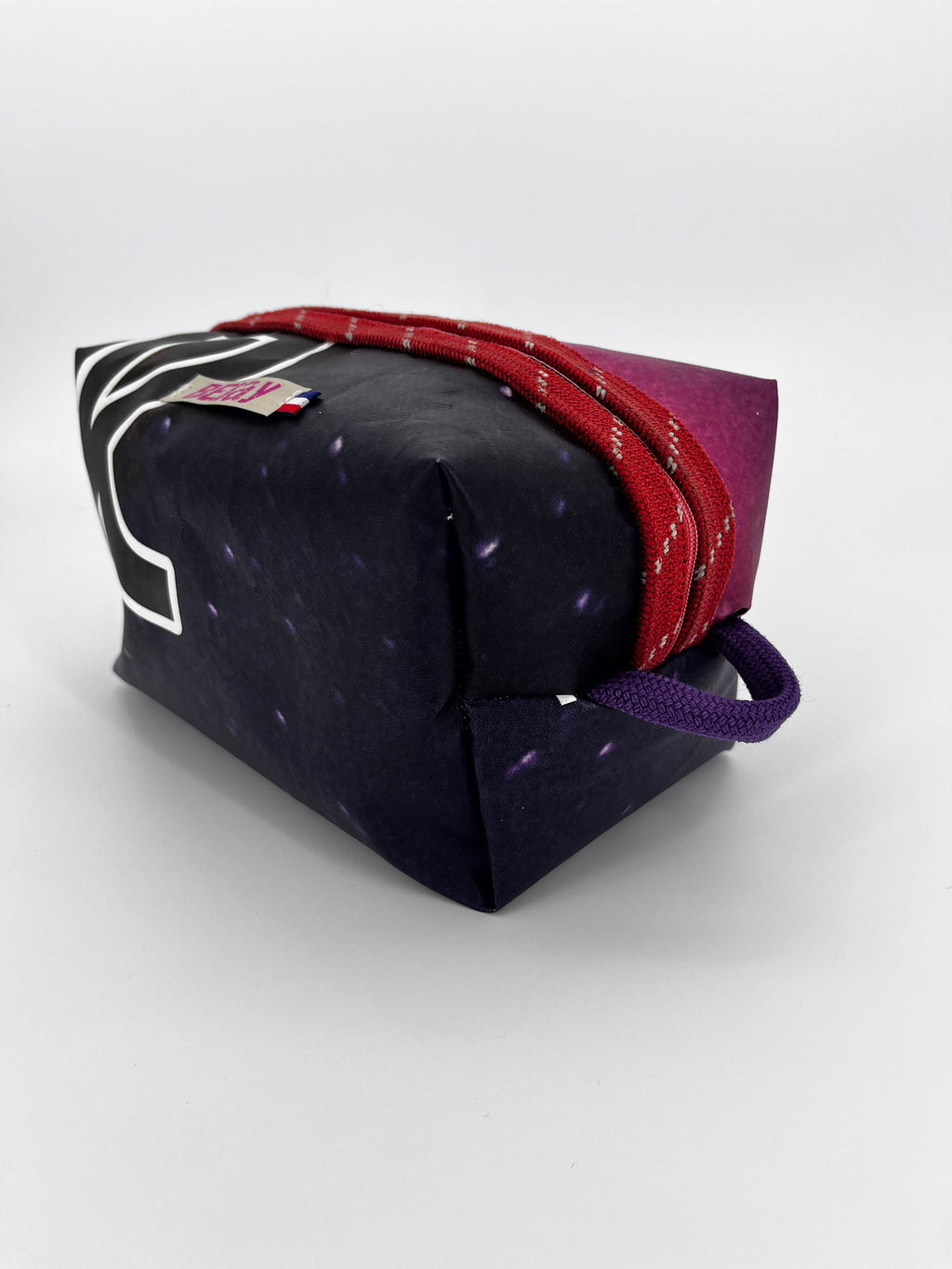 The Voyager - Trousse Imperméable Upcyclée - L'aventure sans fuite, zéro déchet