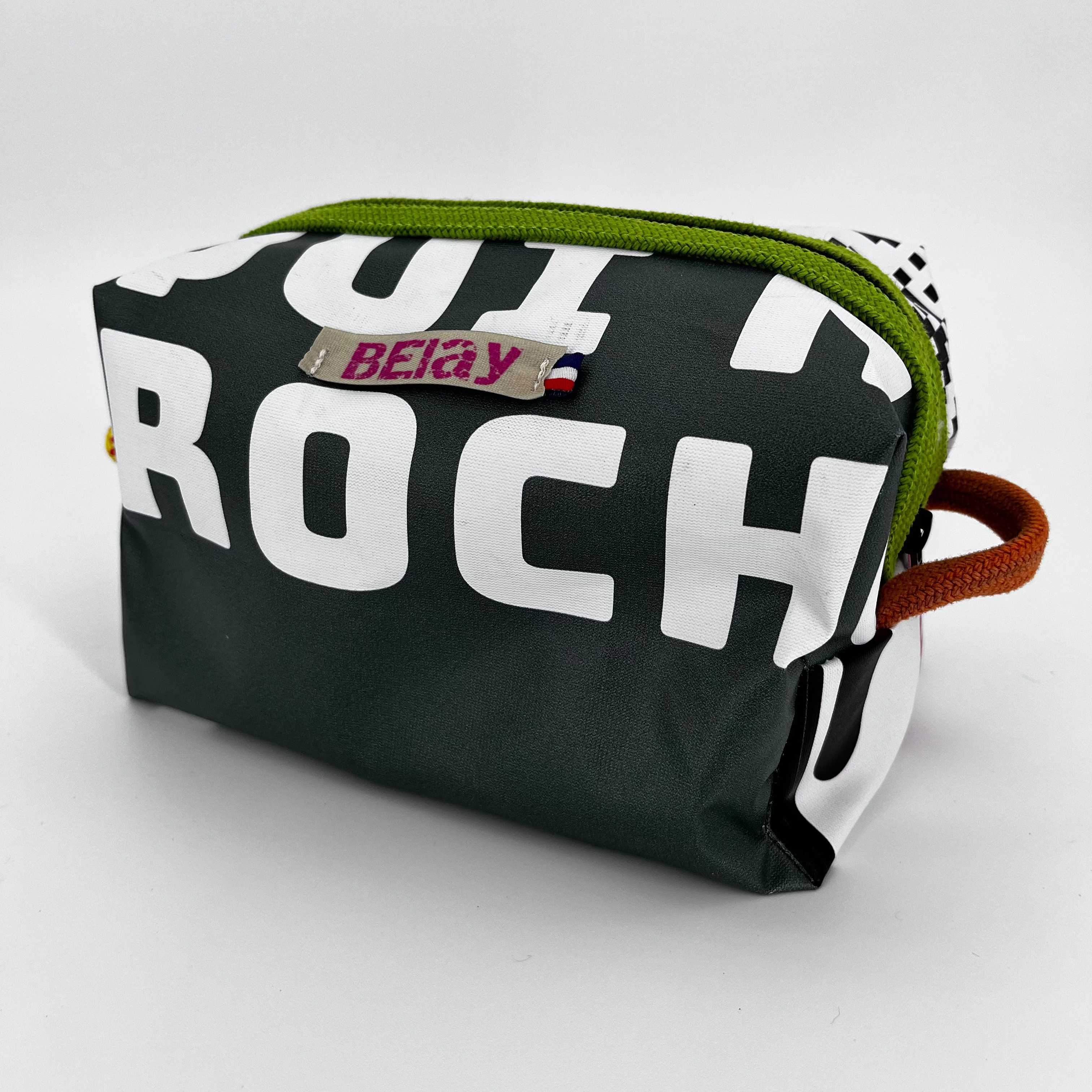The Voyager - Trousse Imperméable Upcyclée - L'aventure sans fuite, zéro déchet