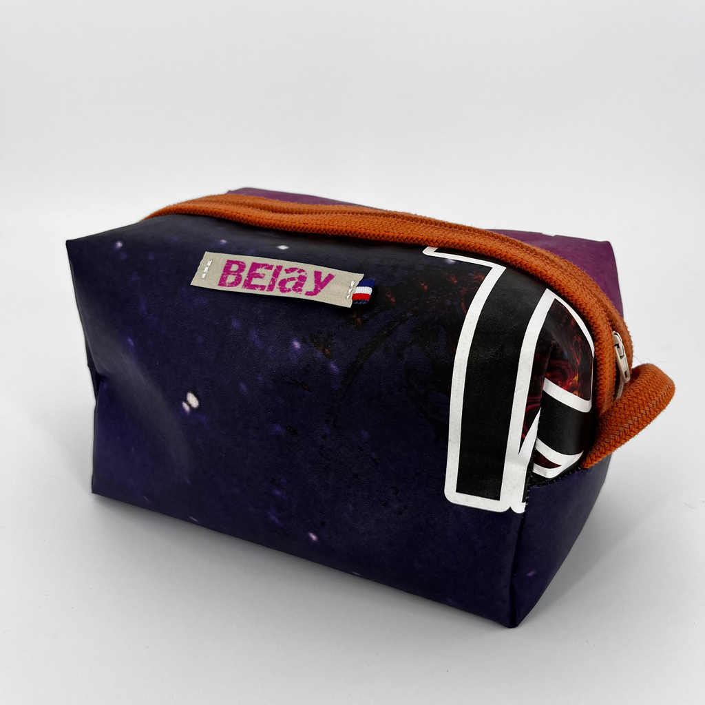 The Voyager - Trousse Imperméable Upcyclée - L'aventure sans fuite, zéro déchet